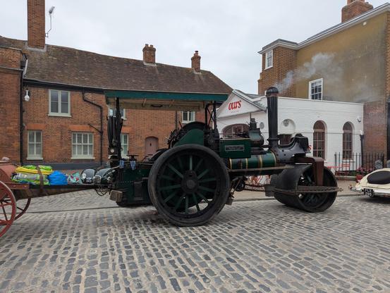 Another splendid old traction engine 🙂
