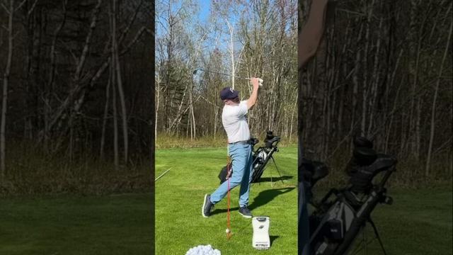 Effortless Golf Swing: Crush the Ball with Momentum!