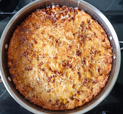 Der fertig gebackene Pfannkuchen schön gebräunt i deiner großen Pfanne.