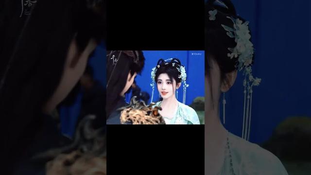 Um olhar, destino! 💕 #TheEternalFragrance #youku #songweilong #jujingyi #cdrama #FragrânciaEterna
