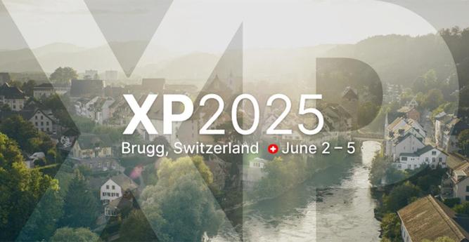 Blick auf die wunderschöne Altstadt von Brugg mit der Aare. Im Vordergrund der Schriftzug "XP 2025" sowie das Veranstaltungsdatum (June 2-5).