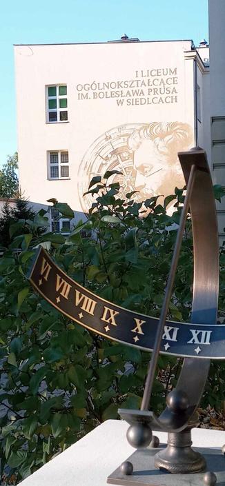 Mural by Iwona Miłobędzka in Siedlce (Poland) dedicated to Bolesław Prus, a leading figure in the history of Polish literature