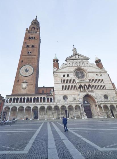 Cremona Cathedral in the Piazza del Comune.