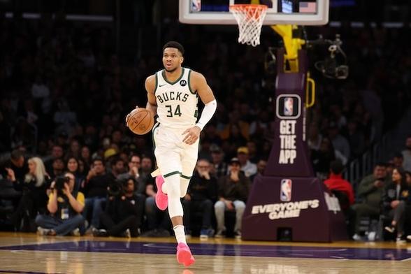 Bucks' Giannis Antetokounmpo Admired Magic Johnson Growing Up
