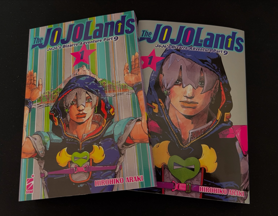 Foto con le due cover del primo volume di The JoJoLands, a sinistra la normale, a destra la variant