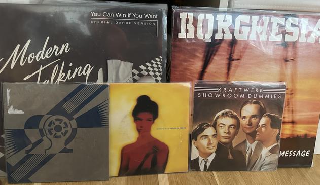 Modern Talking/You can win if you want Special Dance Version 12-inch maxi, Borghesia/Message 12-inch maxi, and on 7-inch singles: New Order/Everything’s hone green, Depeche Mode/Policy of truth, Kraftwerk/Showroom dummies