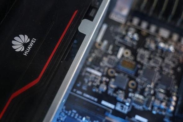 ファーウェイ、NVIDIA対抗の新AI半導体「Ascend 910D」開発　米国の対中規制下で自給目指す 先端半導体自国開発へ活路、米中技術覇権の行方は(1/2) | JBpress (ジェイビープレス)