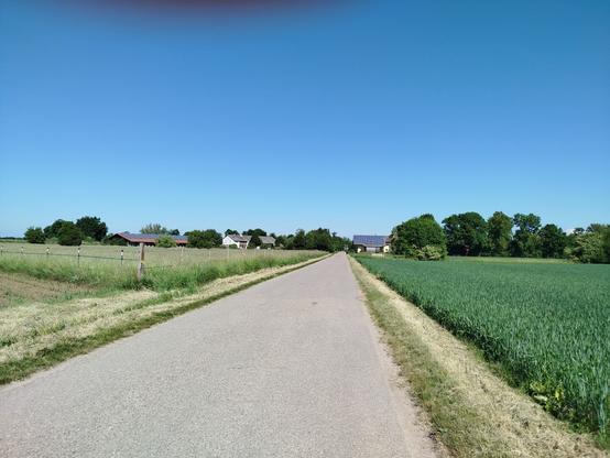 über die gut geteerten Felder ohne den MiV