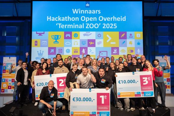 Prijswinnaars en deelnemers Hackathon open overheid