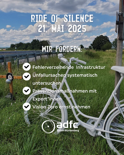 Ghost Bike und Holzkreuz für einen getöteten Radfahrer am Straßenrand bei Bruchsal.