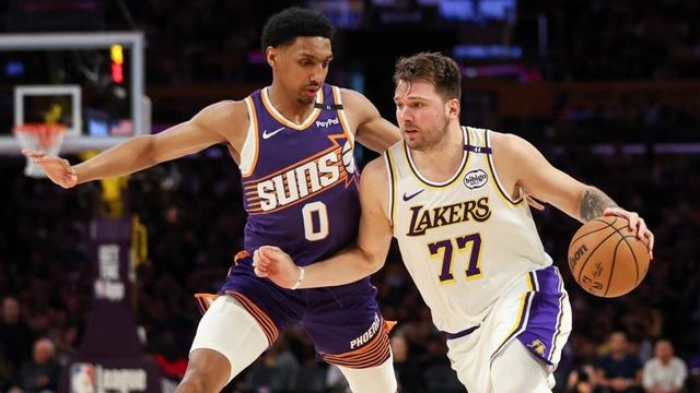 Phoenix Suns forward started 44 games; didn't make NBA All-Rookie