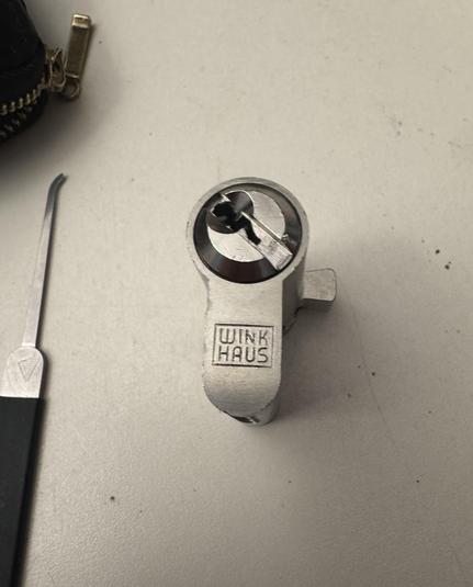 A winkhaus VS cylinder picked open