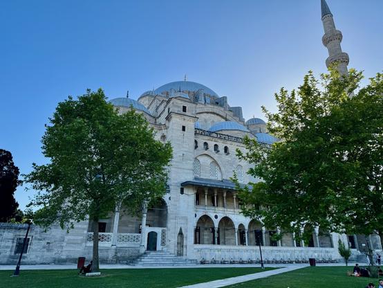Süleymaniye Mosque with blue skies