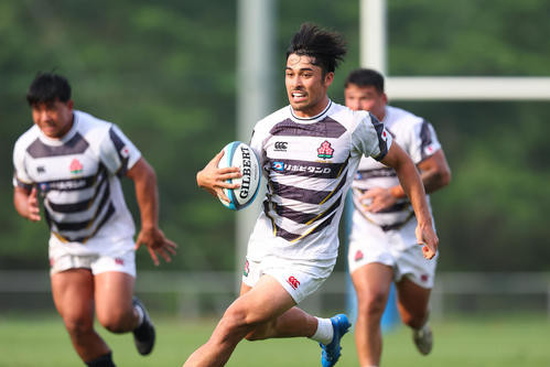 ニュージーランド学生代表戦で存在感を示したJAPAN XVのWTBメイン平（C）JRFU