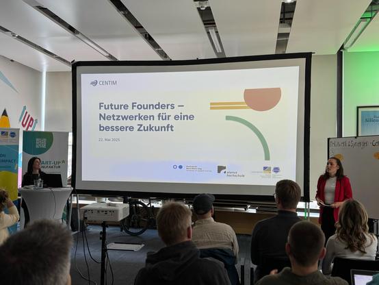 Future Founders - Netzwerken für eine bessere Zukunft, Folie im Digital Hub