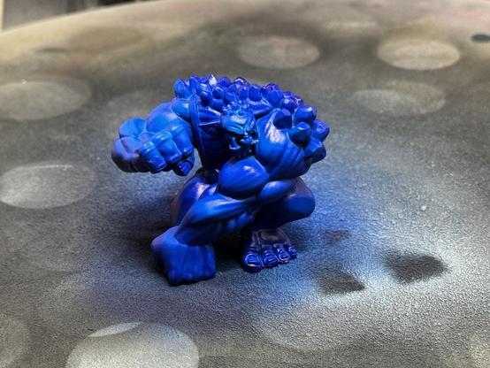 The troll after airbrushing blue ink all over. A little lighter from above and heavy from below and in the shadows.