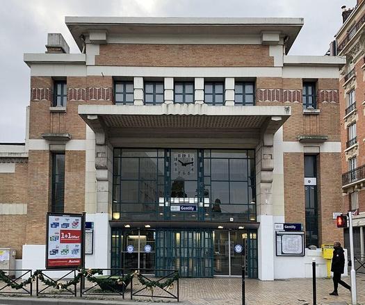Gare de Gentilly à #Gentilly (#ValDeMarne) La gare est implantée à l’angle de l’avenue Paul-Vaillant-Couturier et de la rue Auguste – Blanqui. Le bâtiment, qui comprend un sous-sol, un rez-de-chaussée et un éta...
Suite 👉 https://monumentum.fr/architecture-contemporaine-remarquable/acr0000767/gentilly-gare-de-gentilly
#Patrimoine #ArchitectureContemporaine
Photo CC-BY-SA 4.0 : Chabe01
