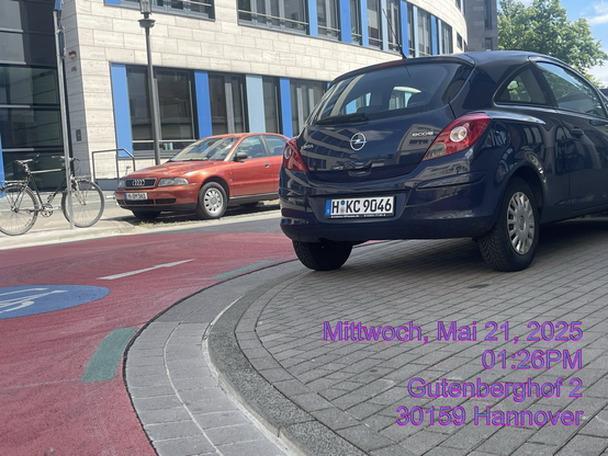 Veloroute 05/06 das Selbe Fahrzeug stand 2Tage hinter einander unmittelbar Im Sichtdreieck der Kreuzung - da In Hannover die Gefährdung nicht grundsätzlich umgesetzt wird, Der Bußgeldbescheid die Max Möglichkeit ausschöpft.