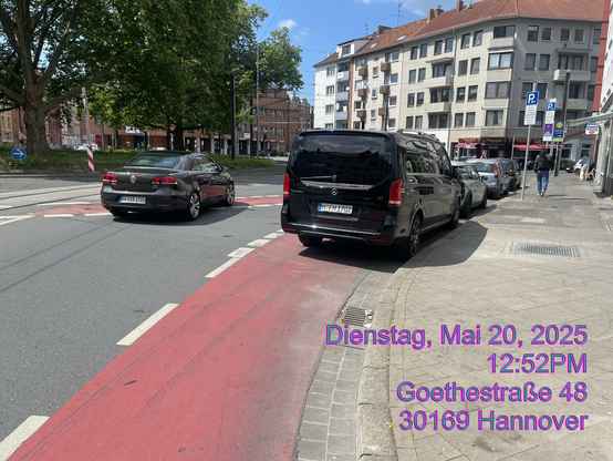 Gefährdung des Alltäglichen Radverkehr im Fahrradschutzstreifen im Kreisel