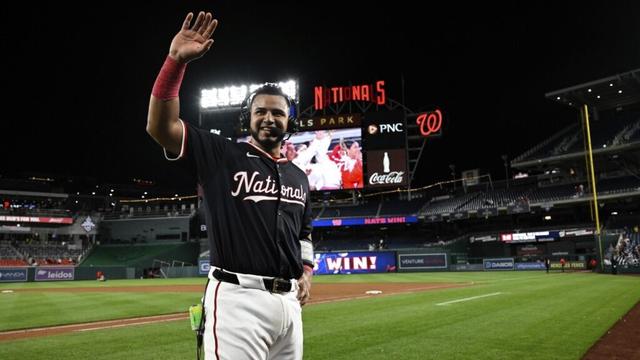 Nationals catcher Keibert Ruiz hits an RBI double in his 1st MLB game in front of his parents