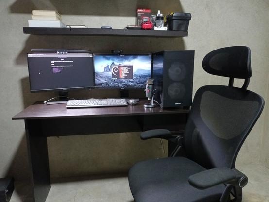 Fotografía de mi escritorio.