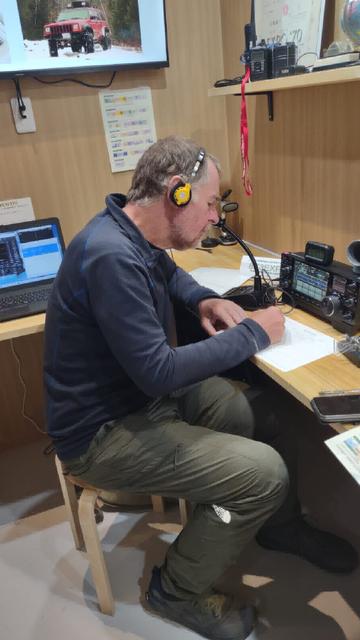 Me at the key. ICOM 7760 in full remote setup.