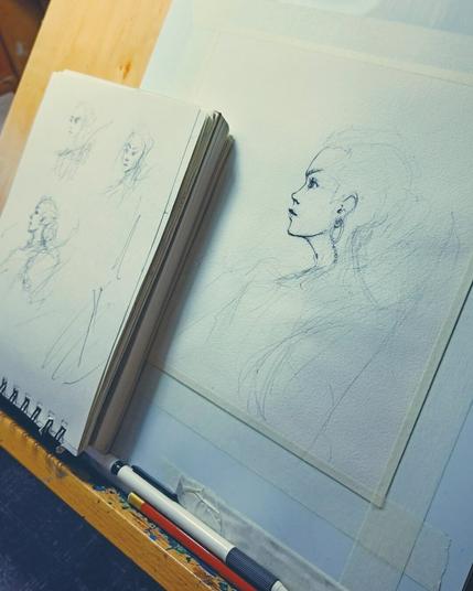 Croquis d'un personnage féminin en cours de rélisation