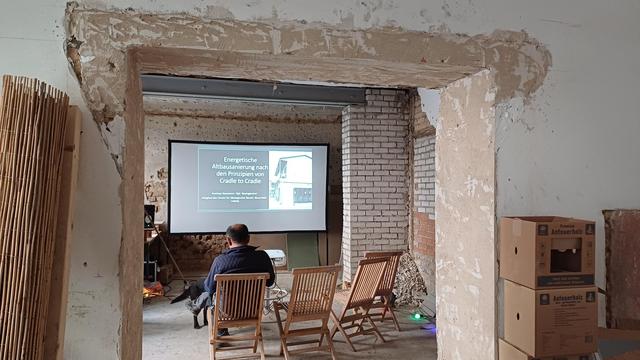 Start-Präsentationsfolie Energetische Altbausanierung nach den Prinzipien von Cradle to Cradle von Andreas Naumann, Dipl. Bauingenieur vom Bauzirkel Leipzig.