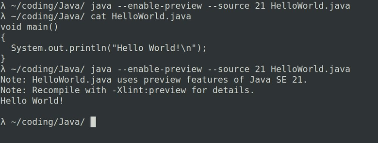 Terminal que muestra un código de Java versión 21 Es un hola mundo posteriormente su ejecucción