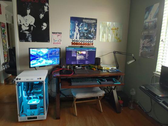 Show off my new PC Build Odin as well as my desk setup in my room.
