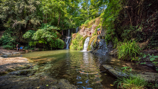 A la majoria de zones el bany està permès, però això no vol dir que sigui segur (iStock/Eloi Omella)