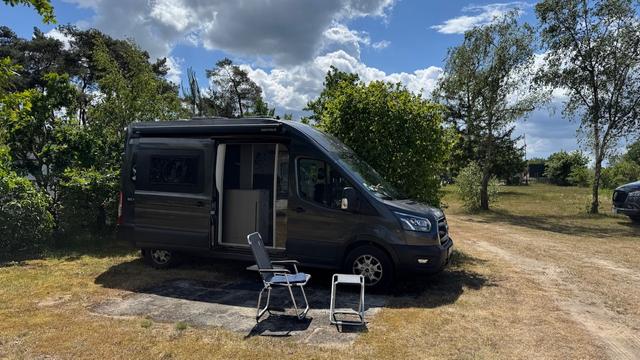 Wohnmobil auf dem Campingplatz
