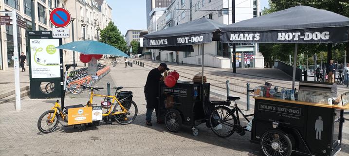 Stands vélos de l'atelier d'Alice et Mam's hot-dog