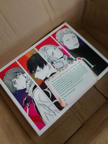 The collector's box of given and a "thank you" card on top of it.
The box features 4 characters: Mafuyu Sato, Uenoyama Ritsuka, Haruki Nakayama and Akihito Kaji.