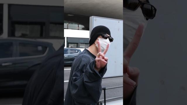 JO1 金城碧海、カメラを眺めながらポーズを取ってくれるsky~ #shorts