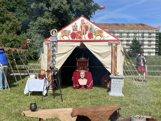 Römisches Zelt