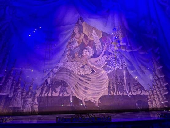 Bühnenvorhang des Cirque du Soleil