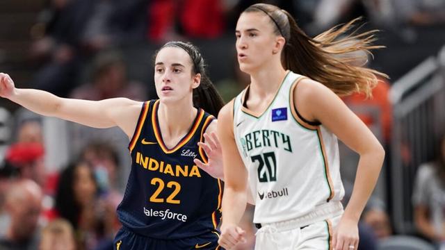 Caitlin Clark comes face to face with Sabrina Ionescu after smashing fellow No. 1 pick's WNBA landmark