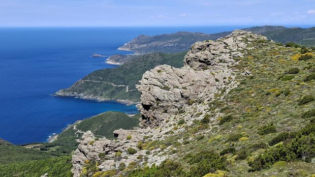 Côte dentelée du cap Corse