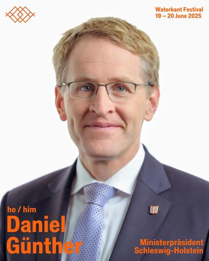 Daniel Günther Ministerpräsident von Schleswig Holstein guckt in die Kamera