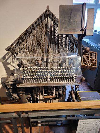 Photo of a Linotype typograph from 1923 in the Technikmuseum Berlin