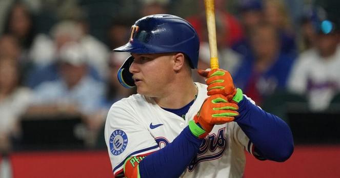 Joc Pederson has a fractured right hand