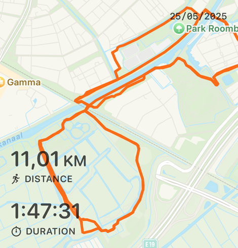 A map with a route in orange. On it displayed 11,01km distance. 1:47:31 duration.