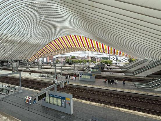 L’intérieur de la gare de Liège Guillemins