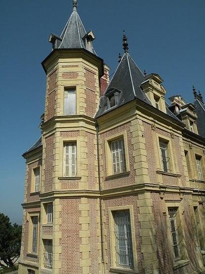Villa Montebello à #TrouvillesurMer (#Calvados) Construction 3e quart XIXe siècle. Façades et toitures ; escalier intérieur avec sa rampe en bois (cad. 1971 AI 116) : inscription par arrêté du 16 juillet 1987. ...
Suite 👉 https://monumentum.fr/monument-historique/pa00111769/trouville-sur-mer-villa-montebello
#Patrimoine #MonumentHistorique
Photo CC-BY-SA 4.0 : Pymouss