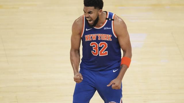 Knicks charge back from 20 points down, beat Pacers 106-100 to cut series deficit to 2-1