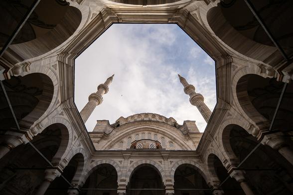 Laowa 12mm 2.8 on Nikon Zf