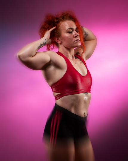 Fitnesskuvaus studiossa. Fitness malli poseeraus. Valokuvaaja Kuvaajankulma Lappeenranta