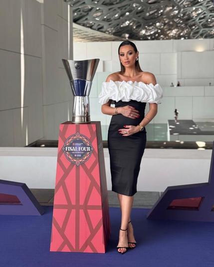 Dora Panteli pregnant