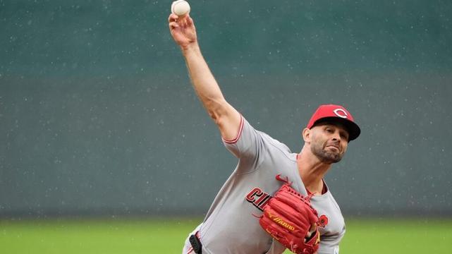 Nick Martinez, Tyler Stephenson help Reds to a 7-4 win over the Royals